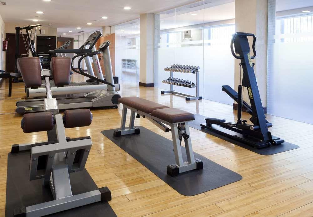 Ac Hotel Palacio De Santa Ana By Marriott Valladolid Exterior photo A gym