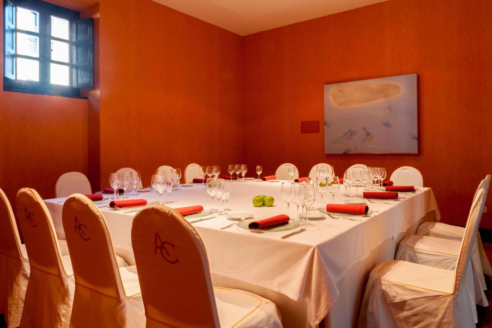 Ac Hotel Palacio De Santa Ana By Marriott Valladolid Exterior photo A private dining room at the Mandarin Oriental, Madrid