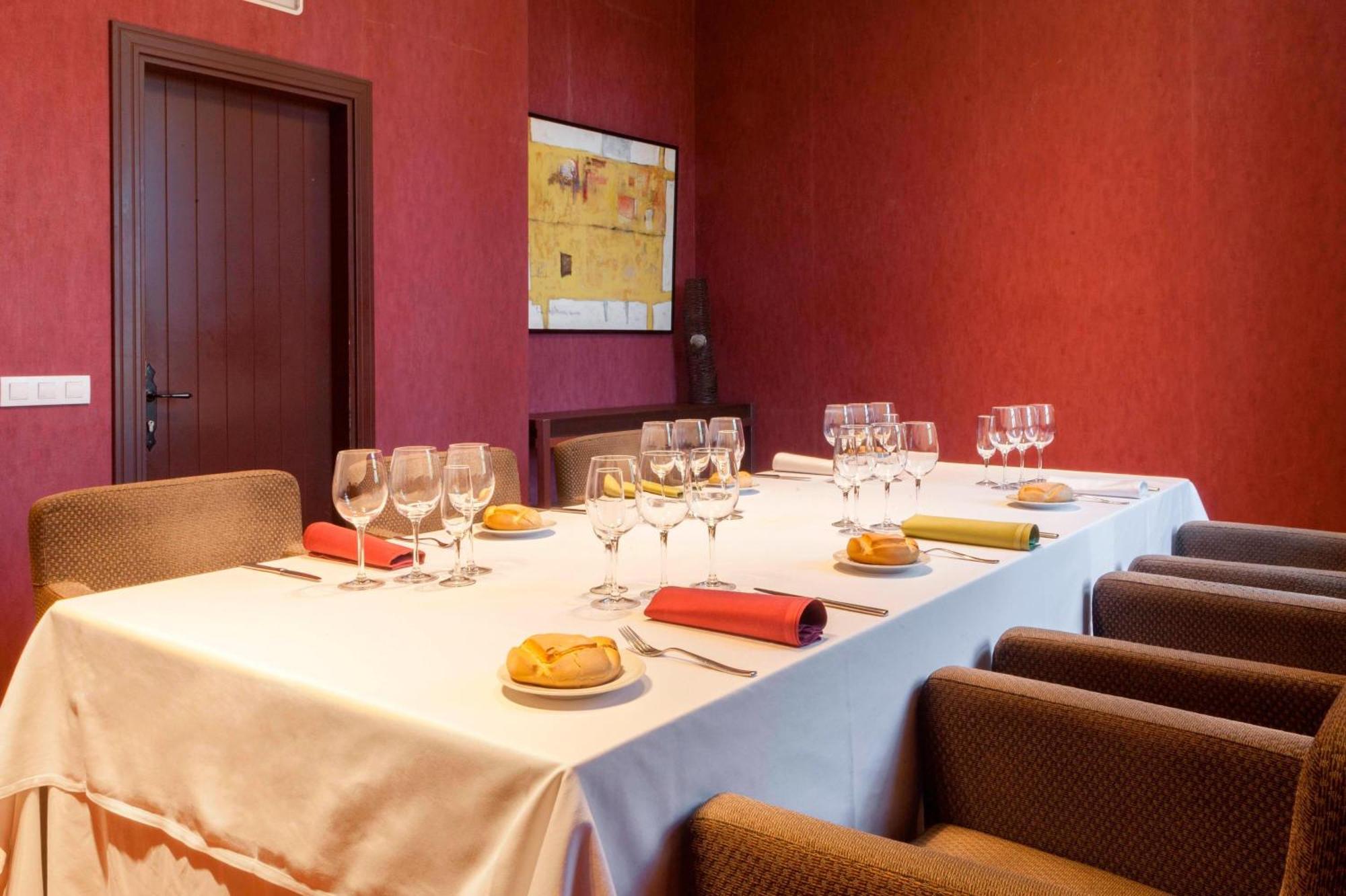 Ac Hotel Palacio De Santa Ana By Marriott Valladolid Exterior photo Tasting room