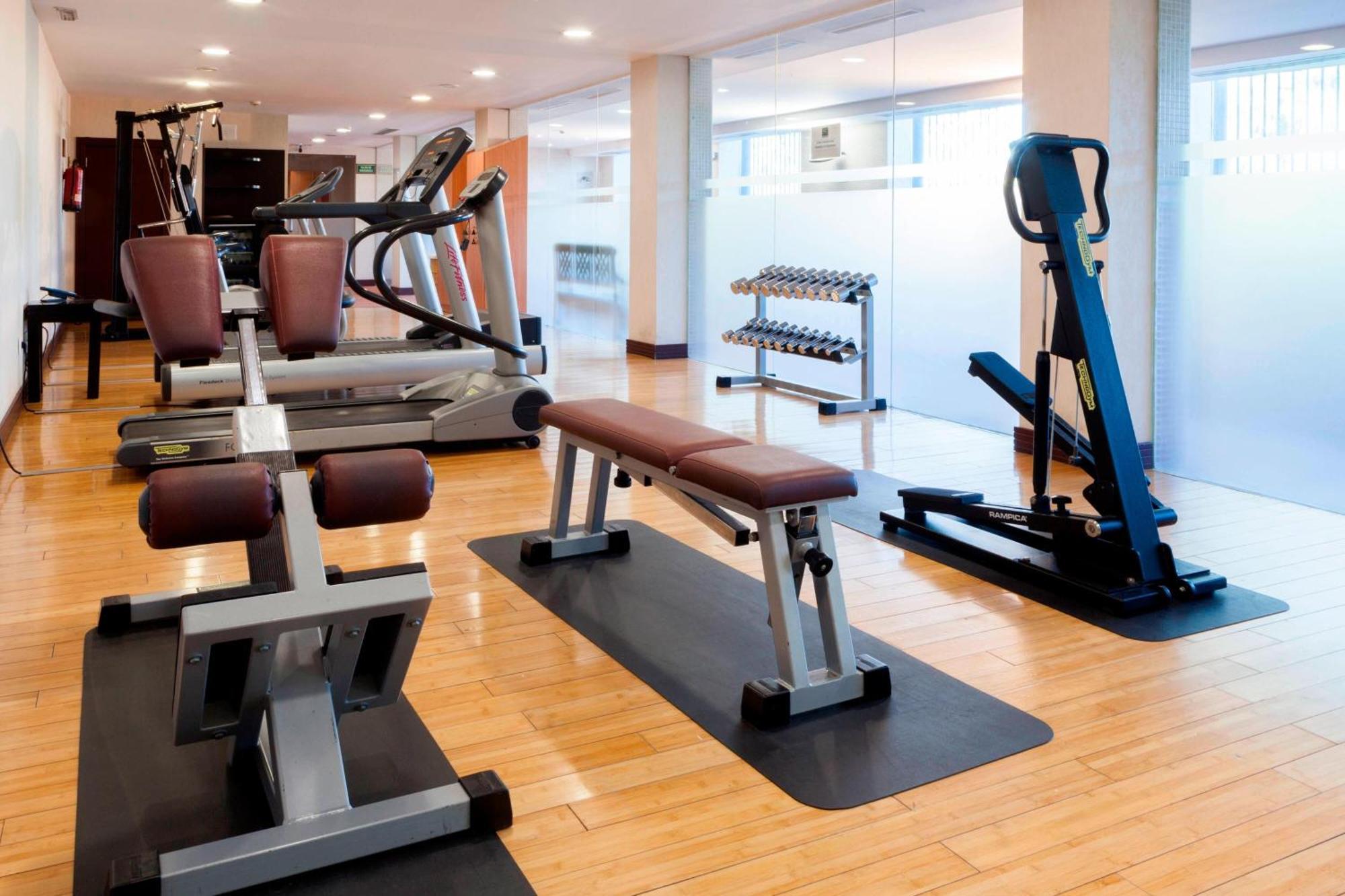 Ac Hotel Palacio De Santa Ana By Marriott Valladolid Exterior photo A gym