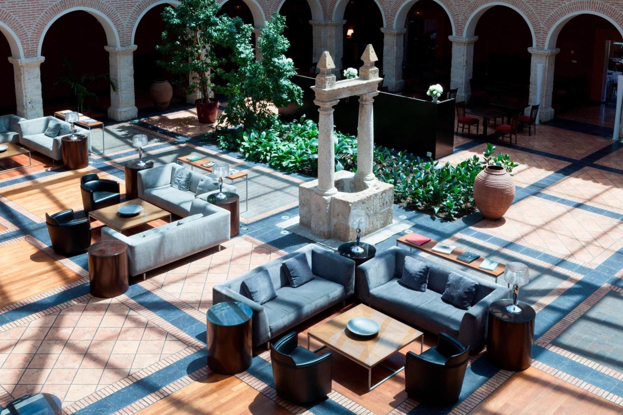 Ac Hotel Palacio De Santa Ana By Marriott Valladolid Exterior photo The hotel's lobby