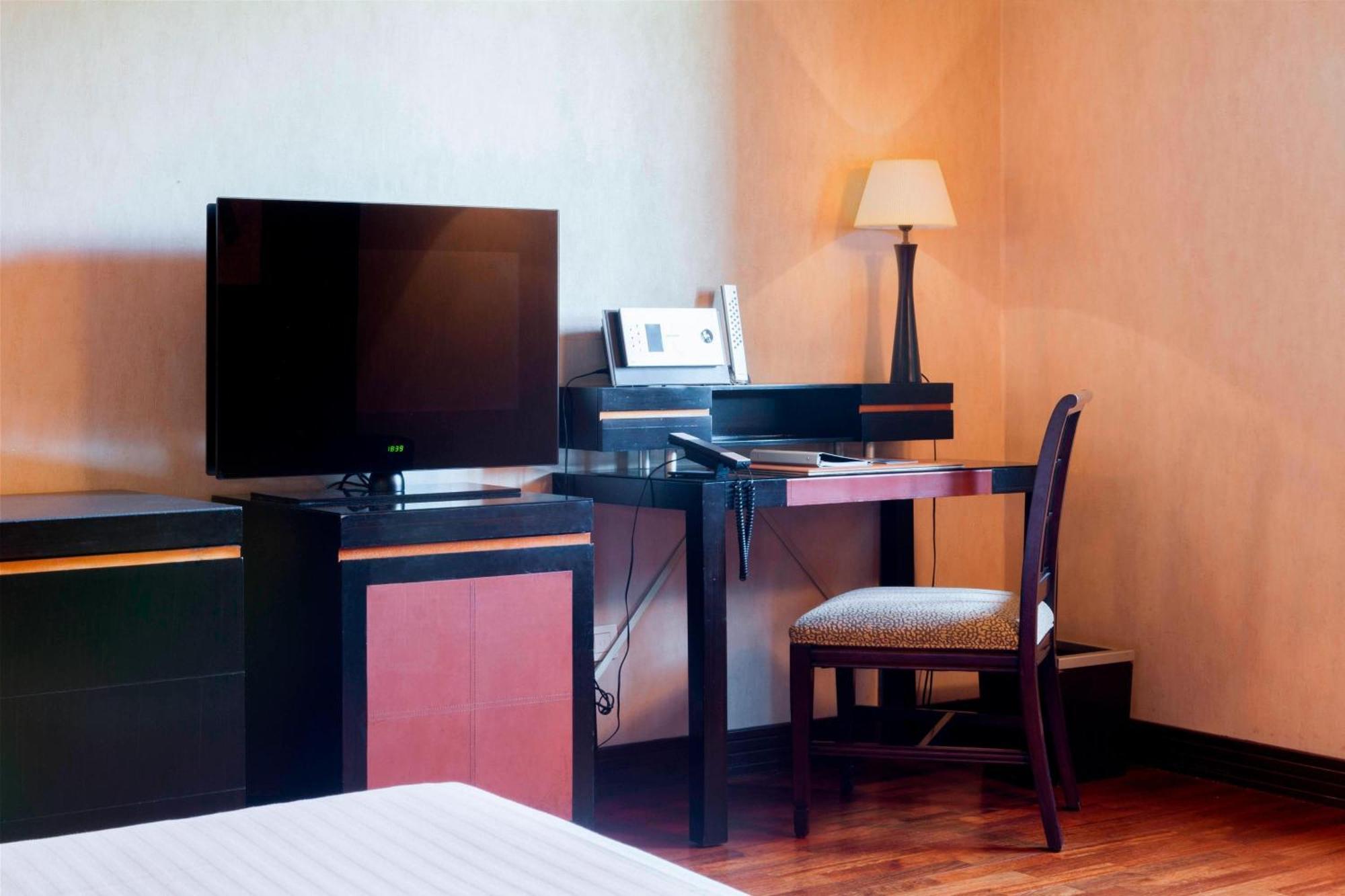 Ac Hotel Palacio De Santa Ana By Marriott Valladolid Exterior photo