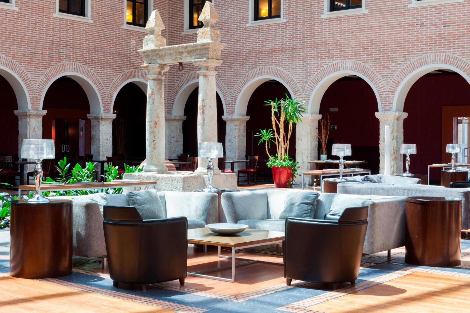 Ac Hotel Palacio De Santa Ana By Marriott Valladolid Exterior photo The hotel's lobby